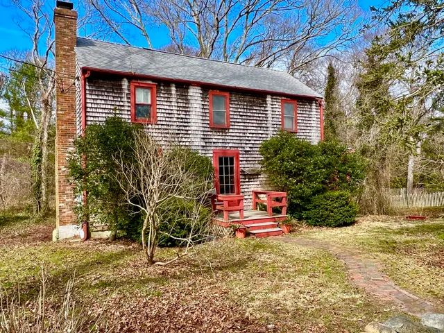 $1,150,000 | 96 Dunham Avenue, Vineyard Haven, MA 02568