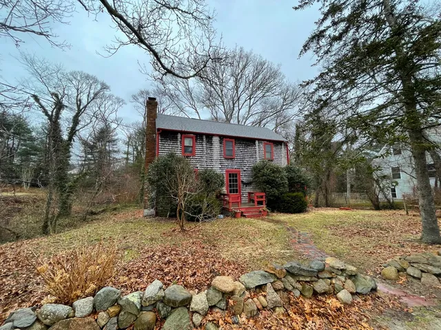 $1,150,000 | 96 Dunham Avenue, Vineyard Haven, MA 02568