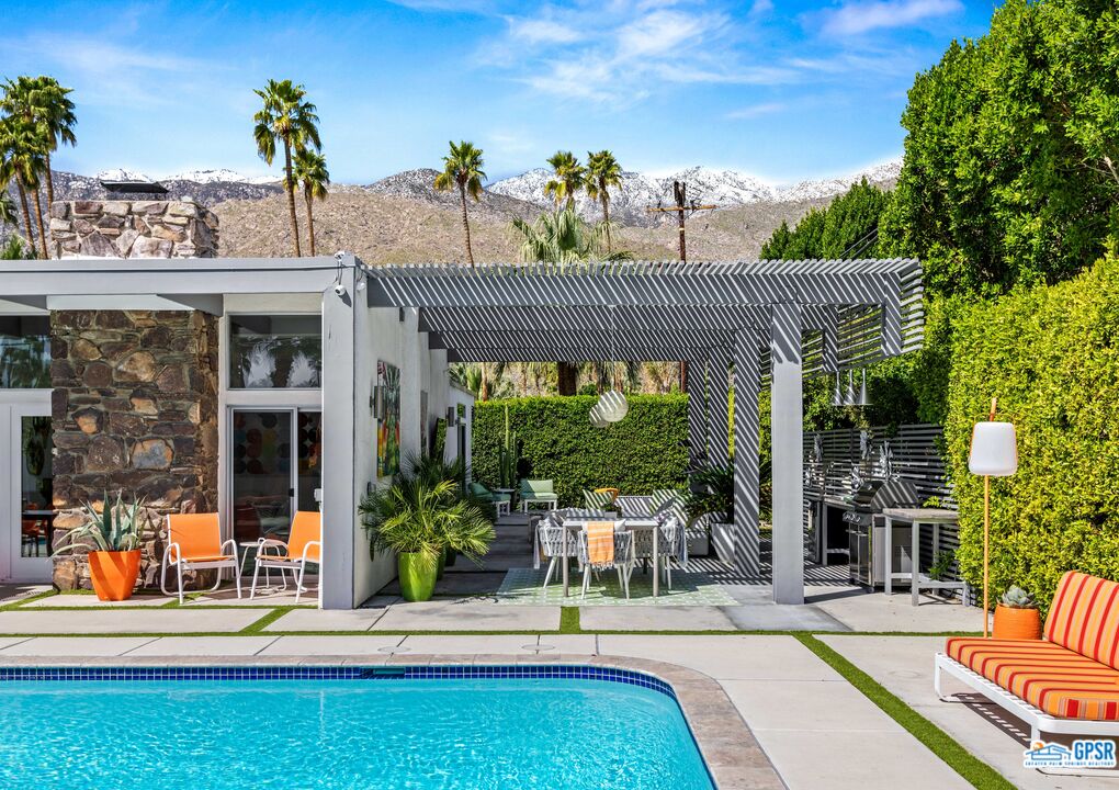 1008 Apache Road Palm Springs, CA 92264 - Photo 27 of 55 a view of a house with a patio