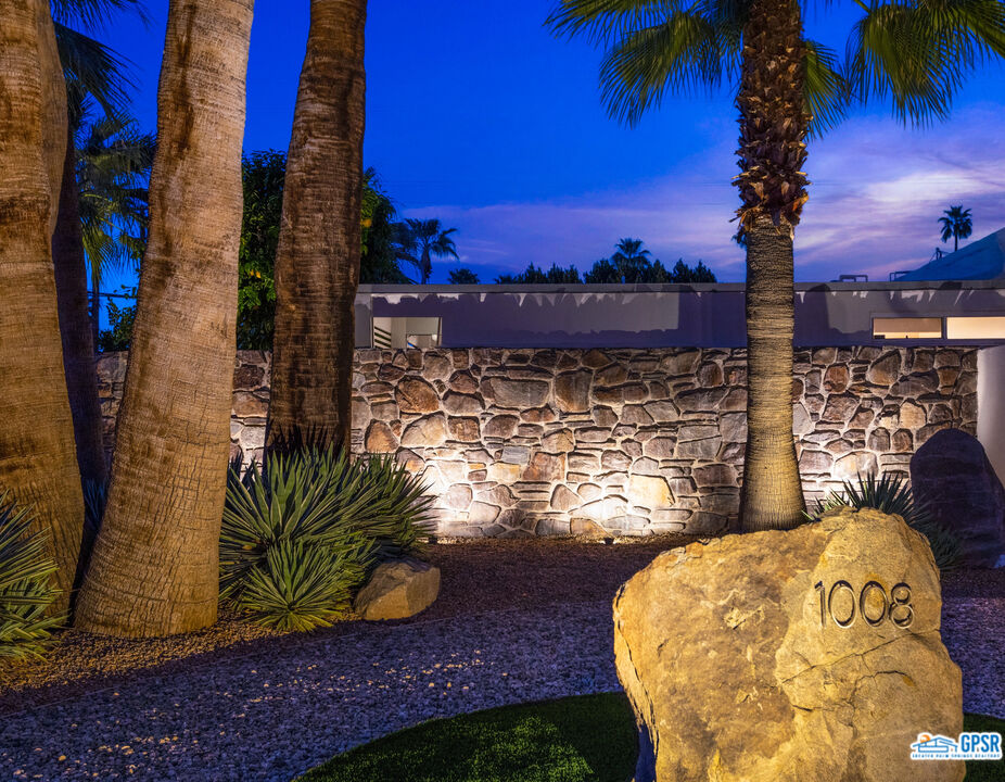 1008 Apache Road Palm Springs, CA 92264 - Photo 45 of 55 a view of a fountain