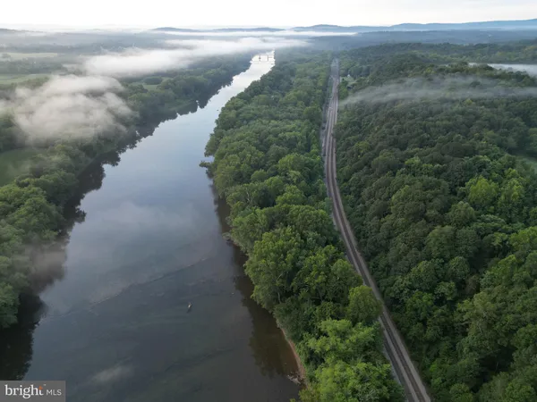 a view of outdoor space with mountain view