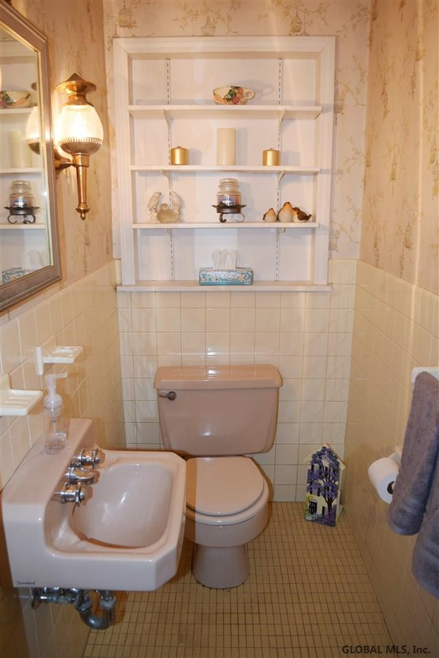 2667 Troy-Schenectady Road Niskayuna, NY 12309 - Photo 16 of 25 Photo 16