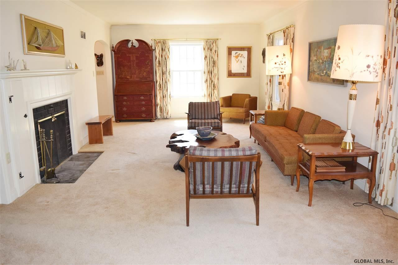 2667 Troy-Schenectady Road Niskayuna, NY 12309 - Photo 8 of 25 Photo 8