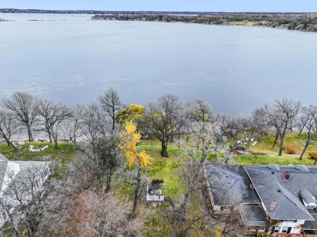 $770,000 | 3311 North Nokomis Northeast, Alexandria, MN 56308