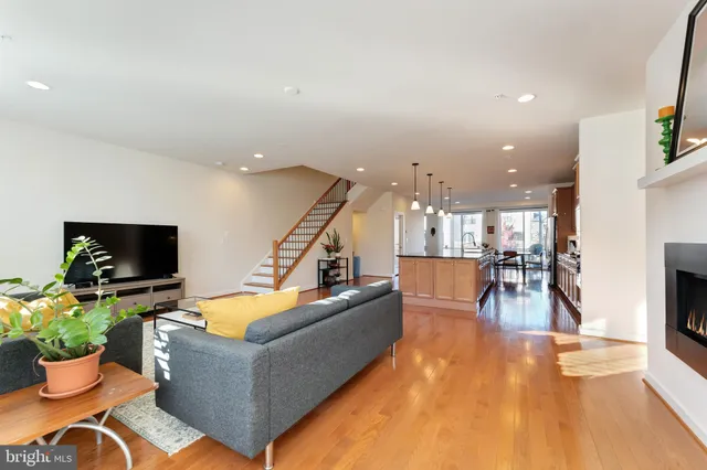 $969,900 | 22477 Foundation Drive, Ashburn, VA 20148