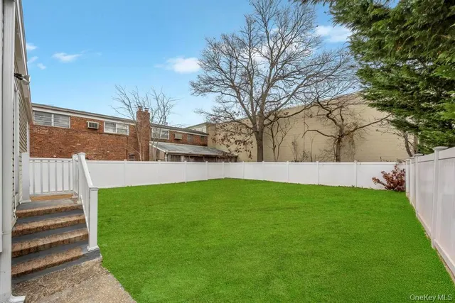 $599,999 | 847 North Clinton Avenue, Lindenhurst, NY 11757