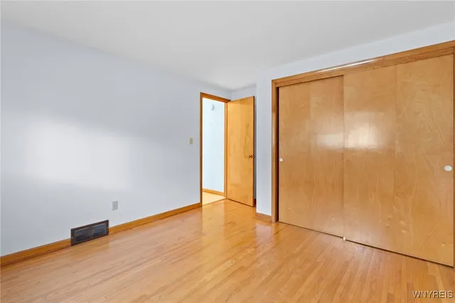 $269,900 | 20 Fairoaks Lane, Cheektowaga, NY 14227