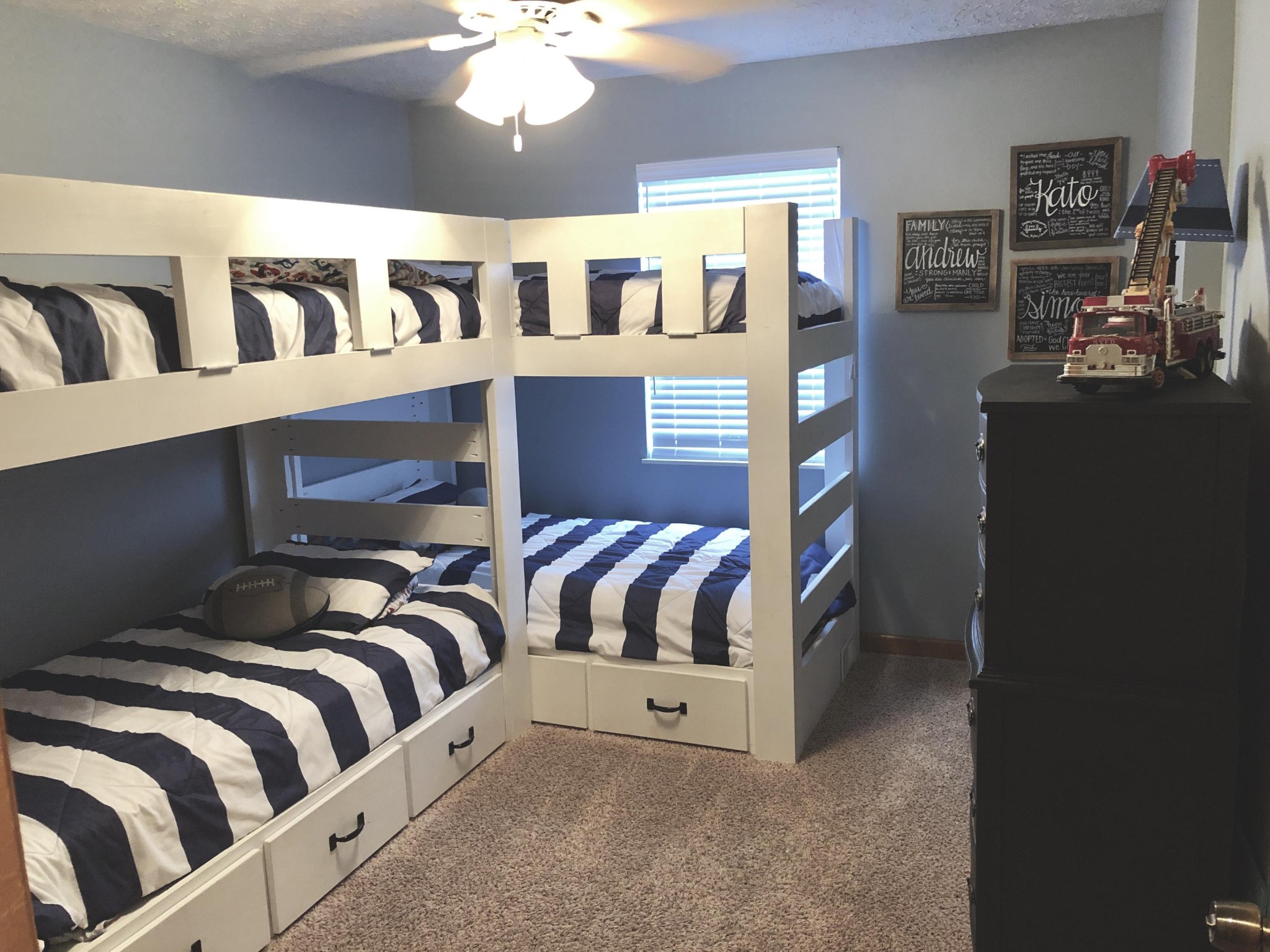 925 Tree Trunk Road Knoxville, TN 37934 - Photo 22 of 32 a bedroom with a bed and lamp