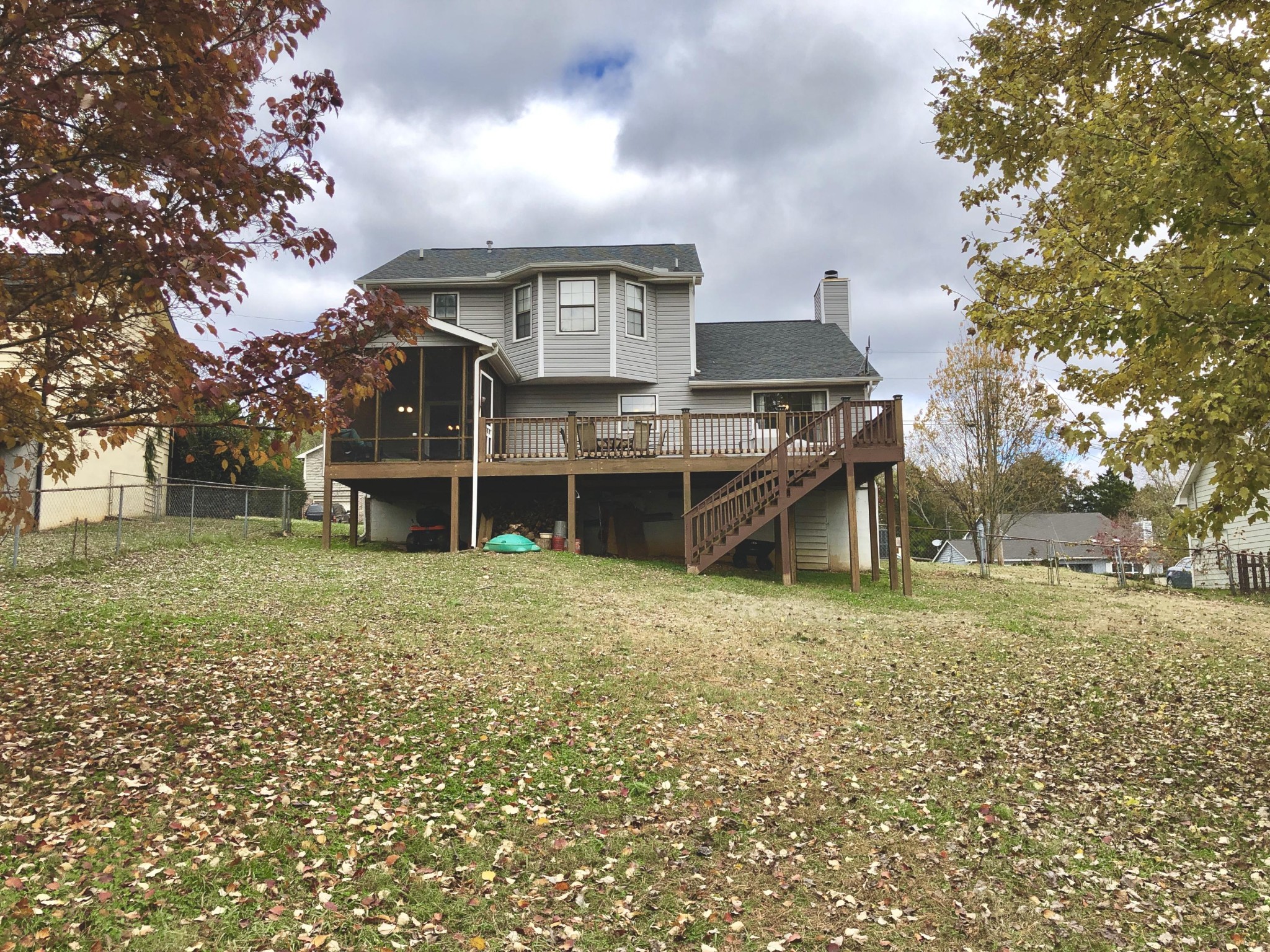 925 Tree Trunk Road Knoxville, TN 37934 - Photo 27 of 32 front view of a house with a yard