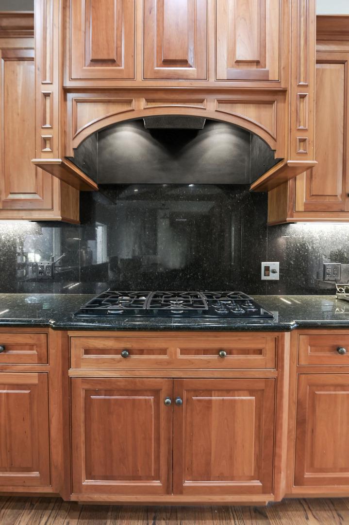 1105 Lakeview Drive Hillsborough, CA 94010 - Photo 15 of 48