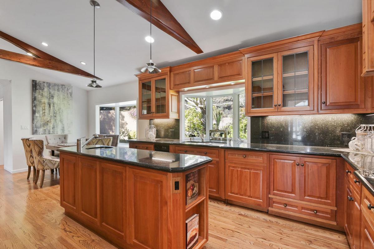 1105 Lakeview Drive Hillsborough, CA 94010 - Photo 10 of 48