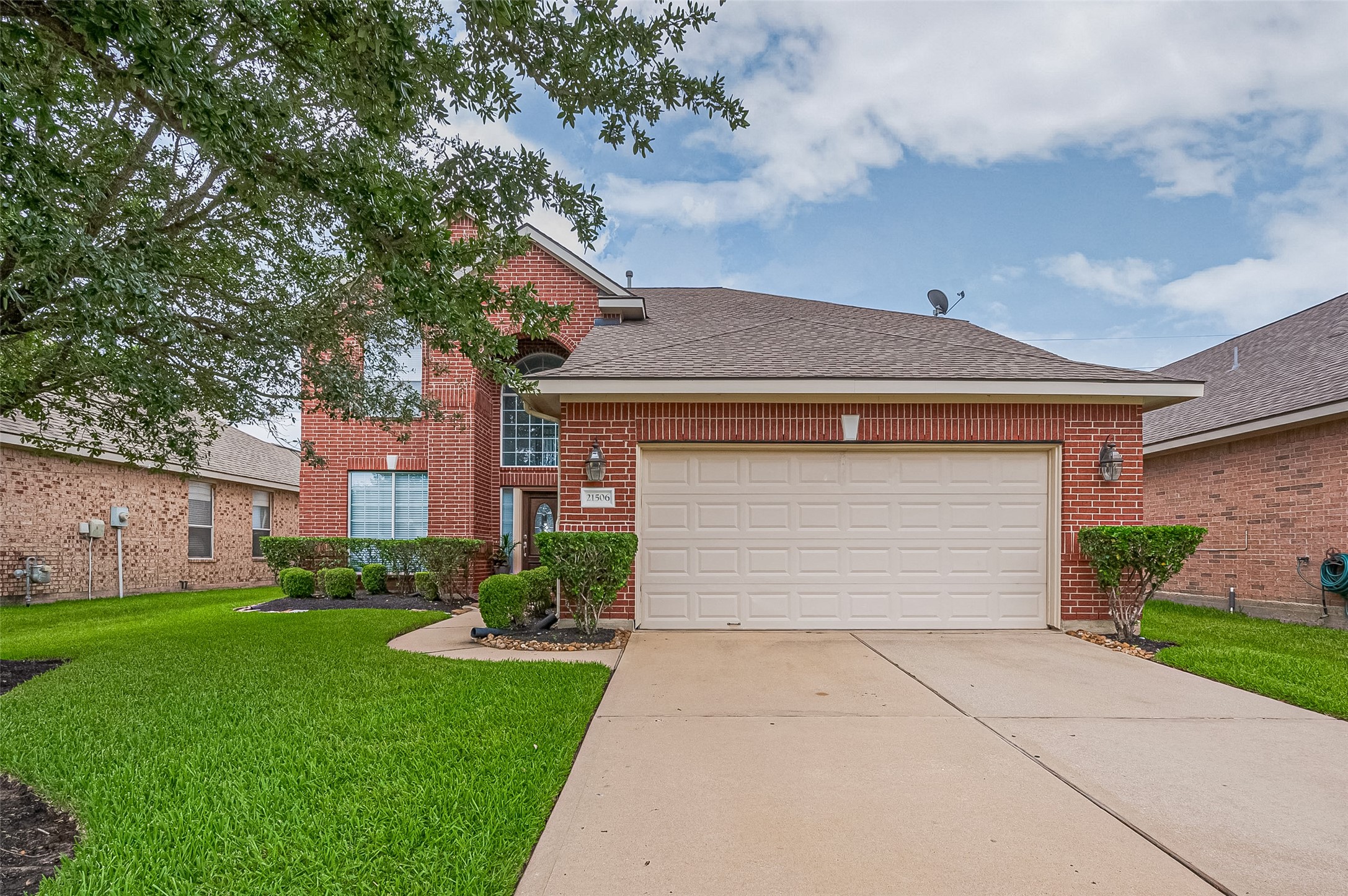 21506 Avalon Queen Drive Spring, TX 77379 - Photo 47 of 48 a front view of house with yard and green space