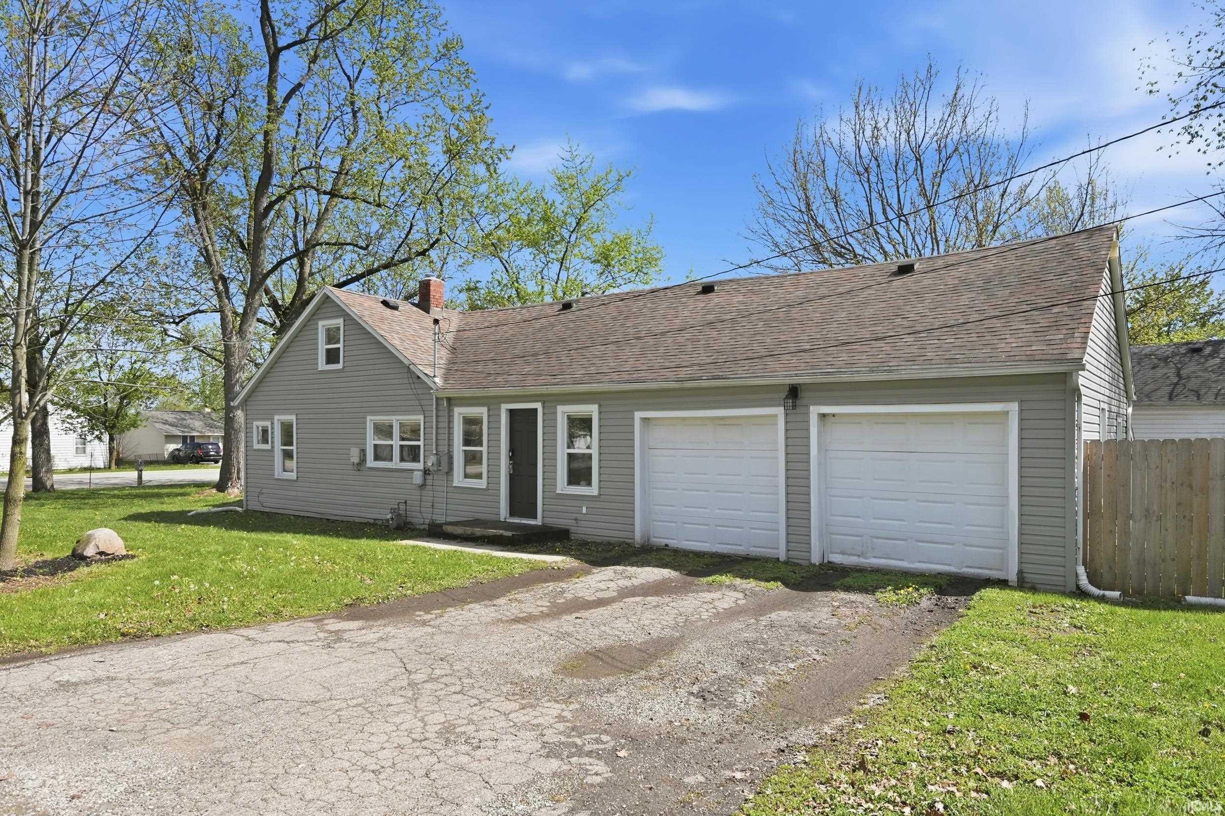 2827 Hobson Road Fort Wayne, IN 46805 - Photo 3 of 27