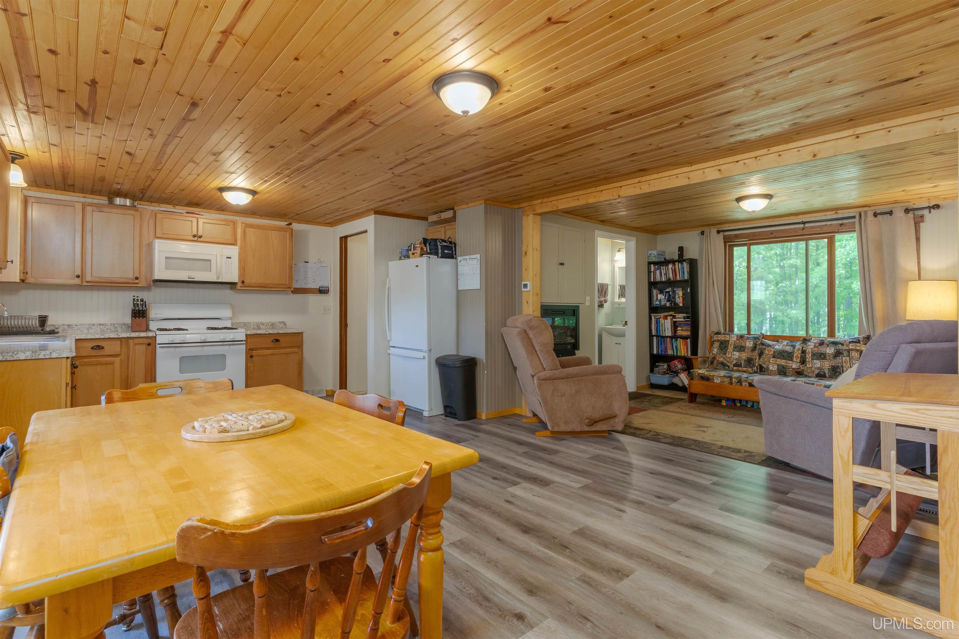 372 Section 14 Road Iron River, MI 49935 - Photo 8 of 37