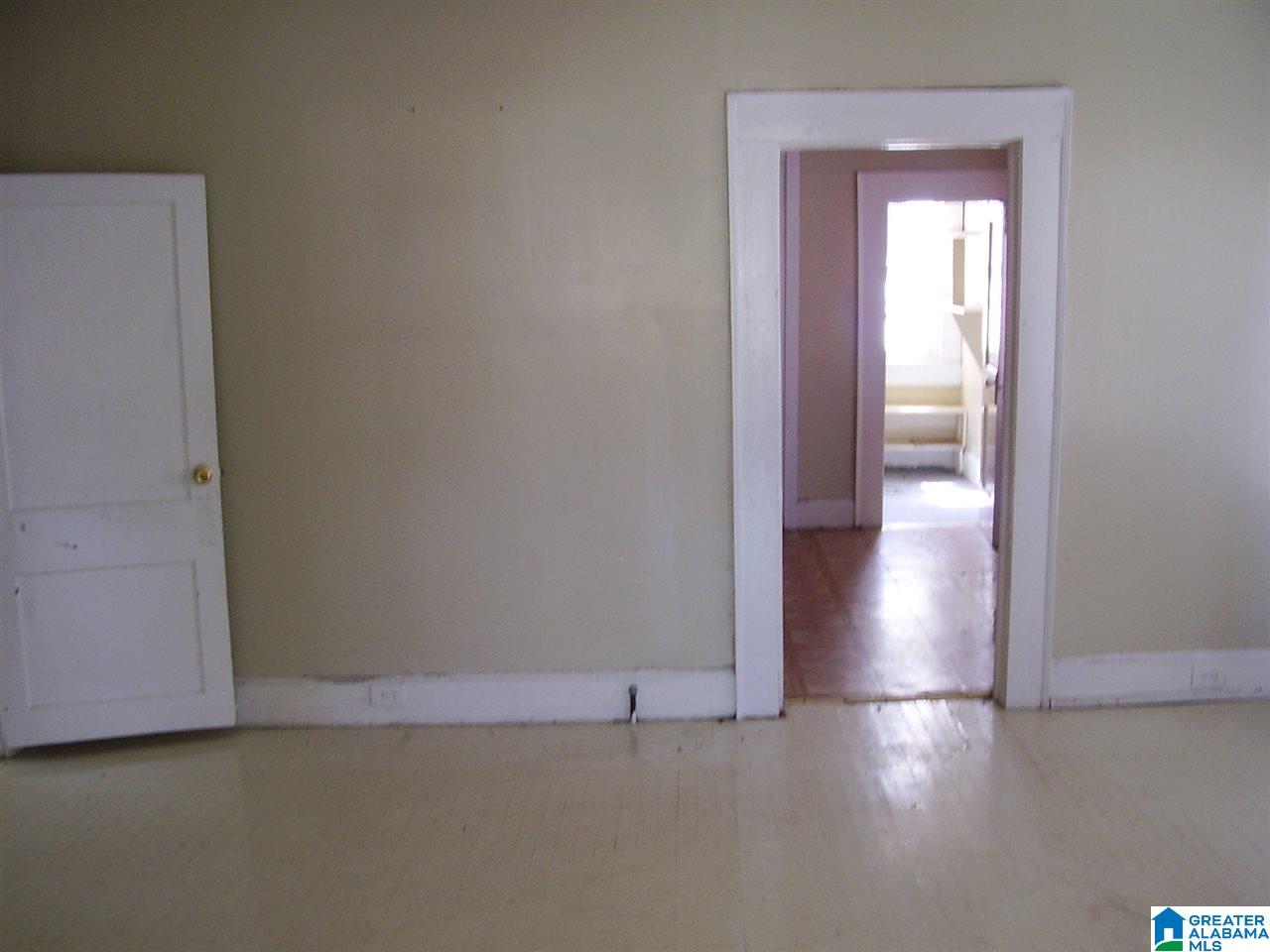 625 Fulton Avenue Southwest Birmingham, AL 35211 - Photo 5 of 10