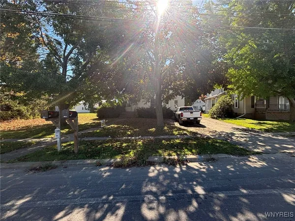 $92,900 | 1005 Pennsylvania Avenue, Southport, NY 14904