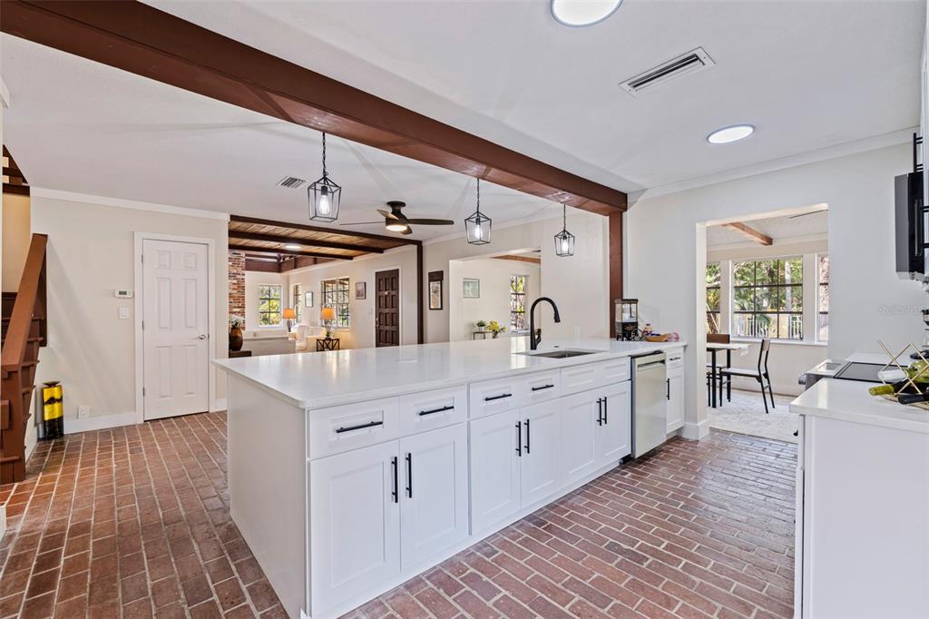 2901 Pelham Road North St. Petersburg, FL 33710 - Photo 20 of 46