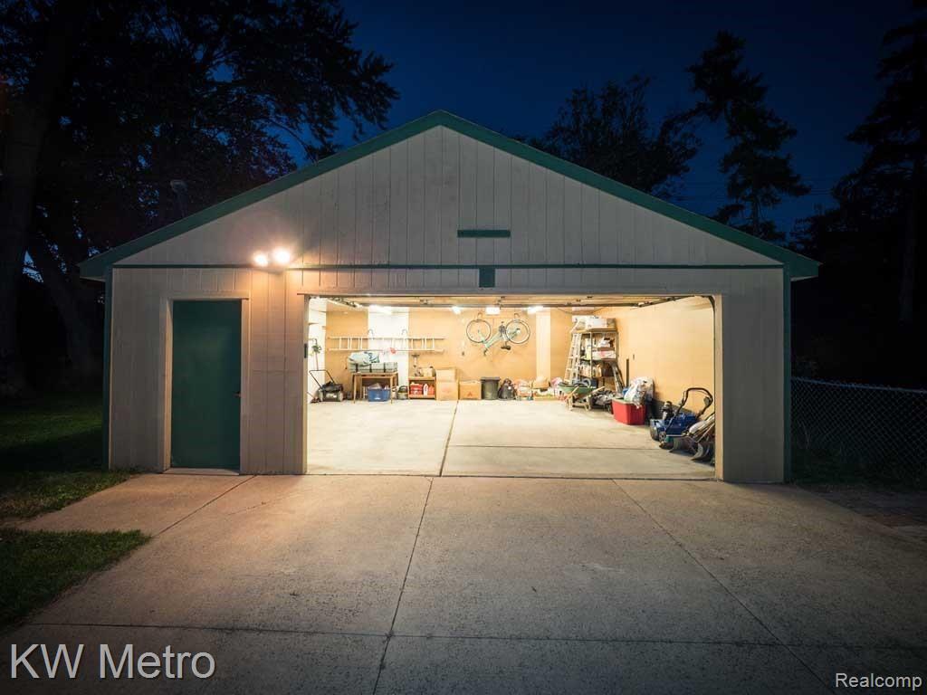 2428 Cambridge Road Berkley, MI 48072 - Photo 33 of 35 True Mechanics Dream Garage Space.jpg