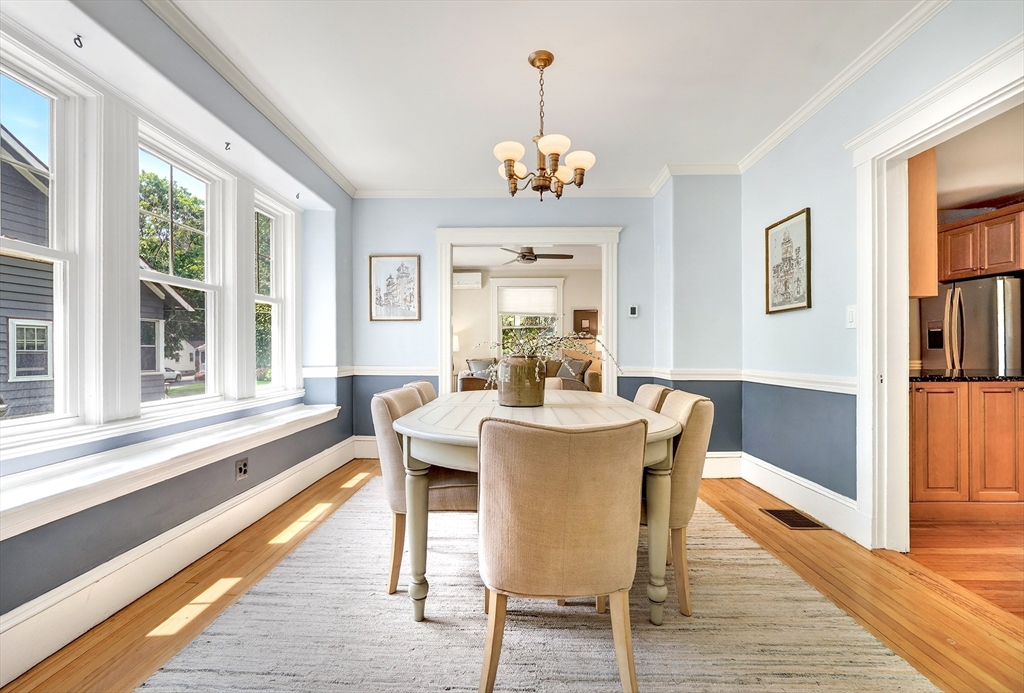 45 Maple Road Melrose, MA 02176 - Photo 9 of 38