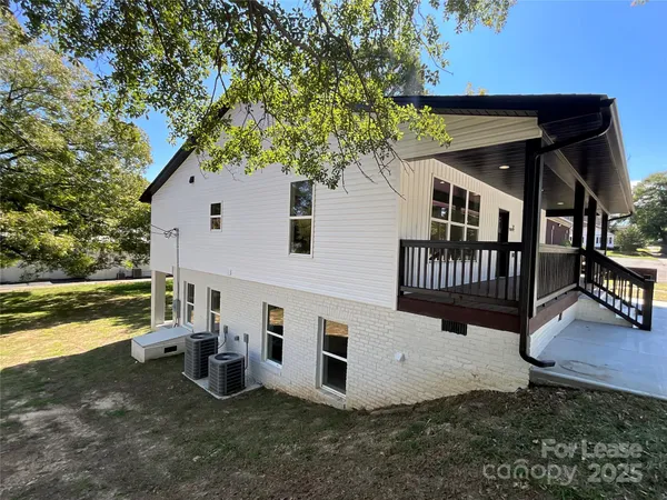 $2,300 | 307 North Catawba Street, Lancaster, SC 29720