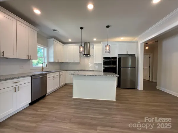 $2,300 | 307 North Catawba Street, Lancaster, SC 29720