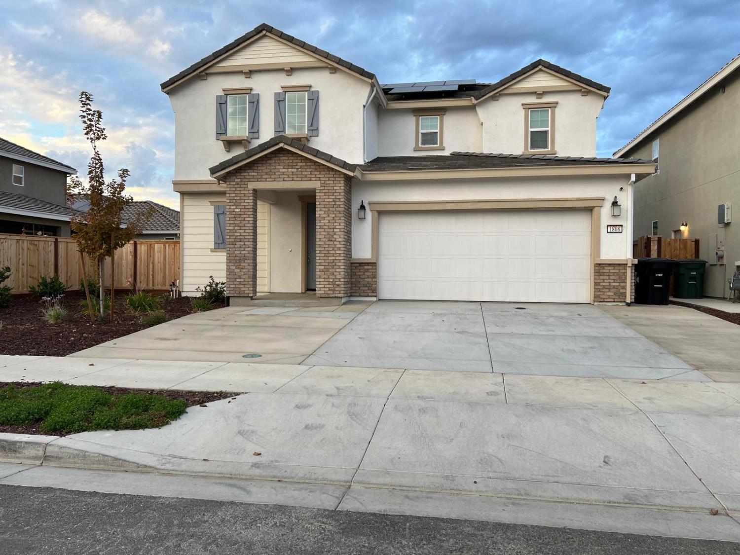 1808 Apiary Way Hughson, CA 95326 - Photo 1 of 20
