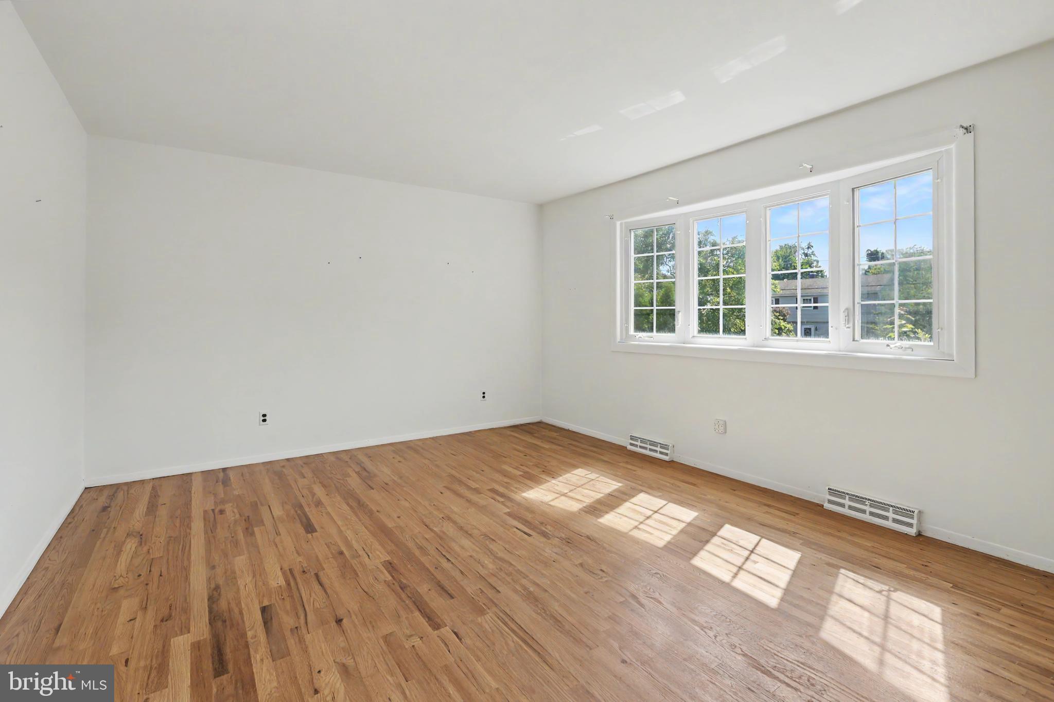 16 Running Brook Road Ewing, NJ 08638 - Photo 7 of 40