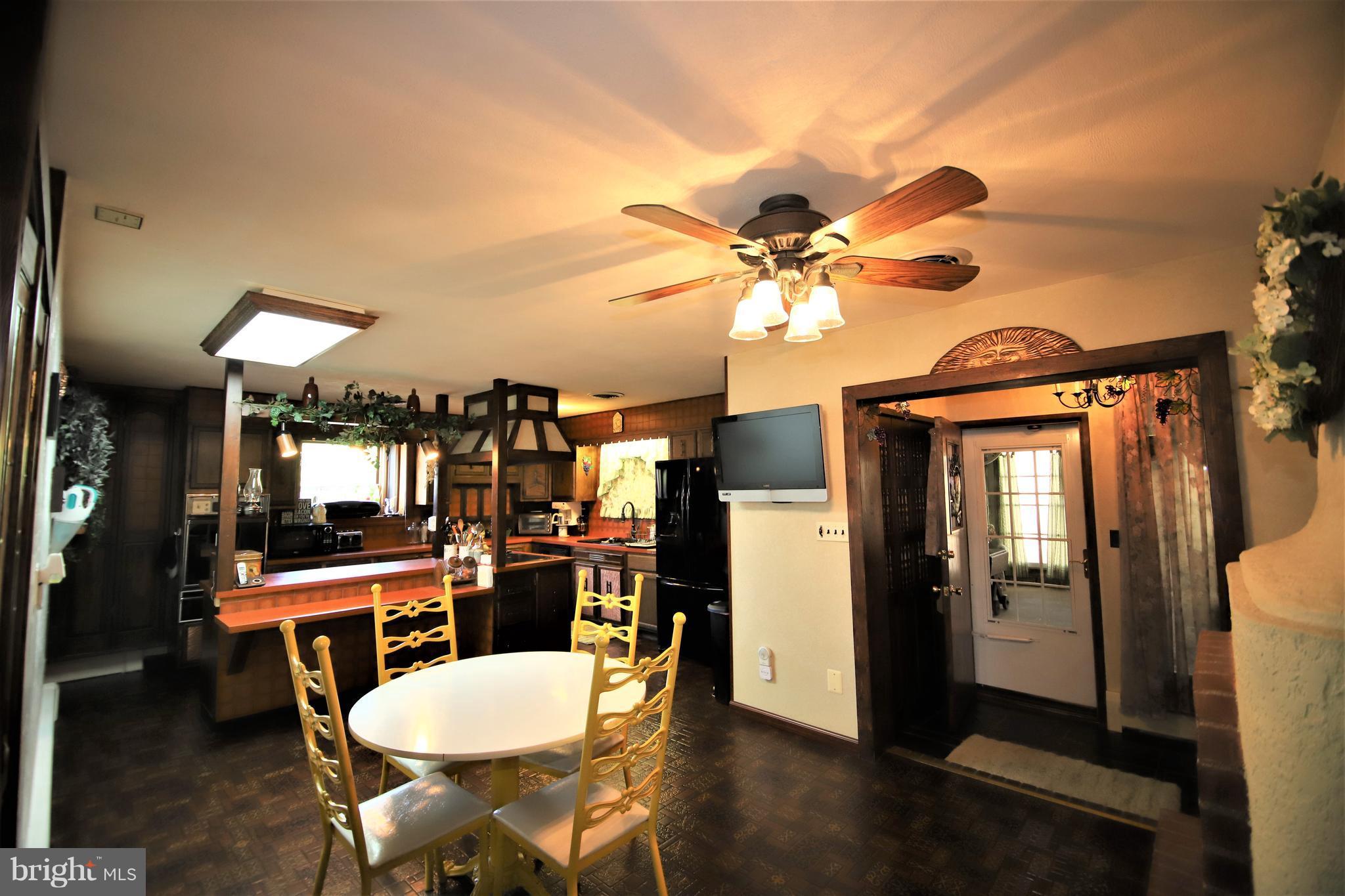 1904 Robinwood Road Baltimore, MD 21222 - Photo 4 of 29 Kitchen
