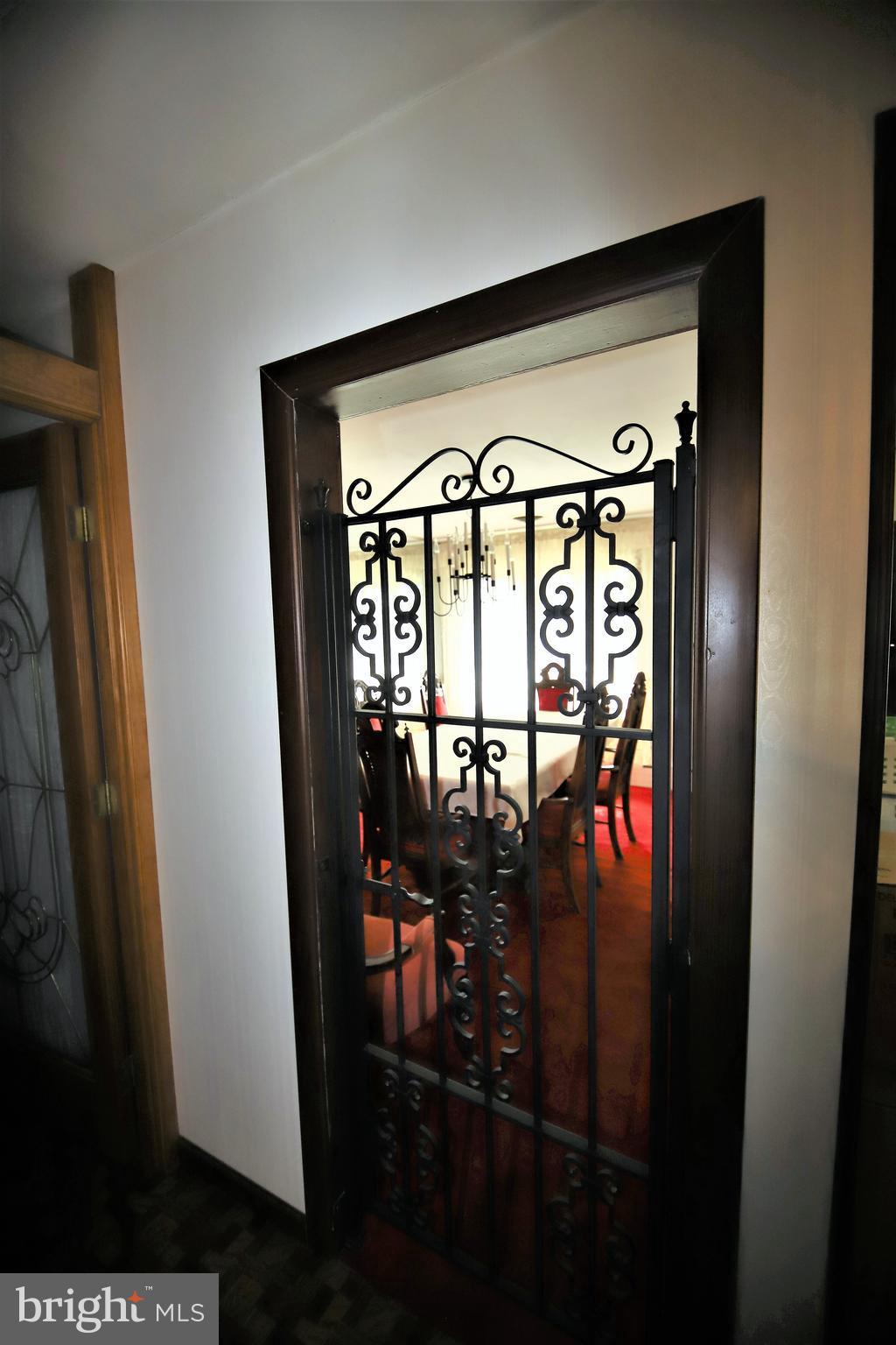 1904 Robinwood Road Baltimore, MD 21222 - Photo 6 of 29 Interior (General)
