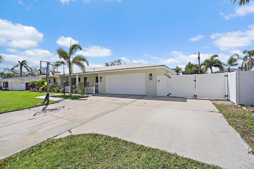 3118 Key Way Sarasota, FL 34239 - Photo 36 of 43