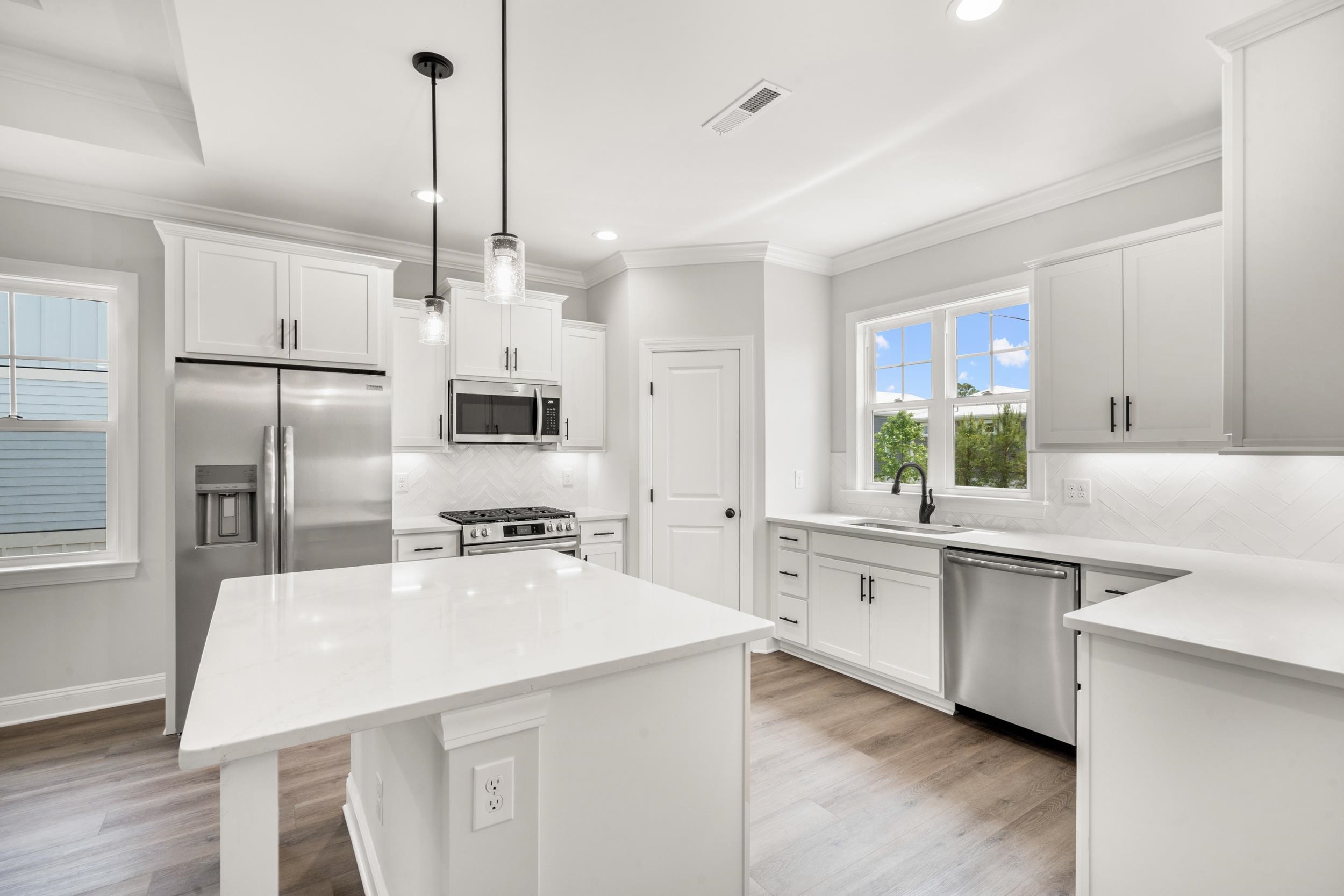 73 Sea Pines Road Pawleys Island, SC 29585 - Photo 4 of 23 Gallery Image 4
