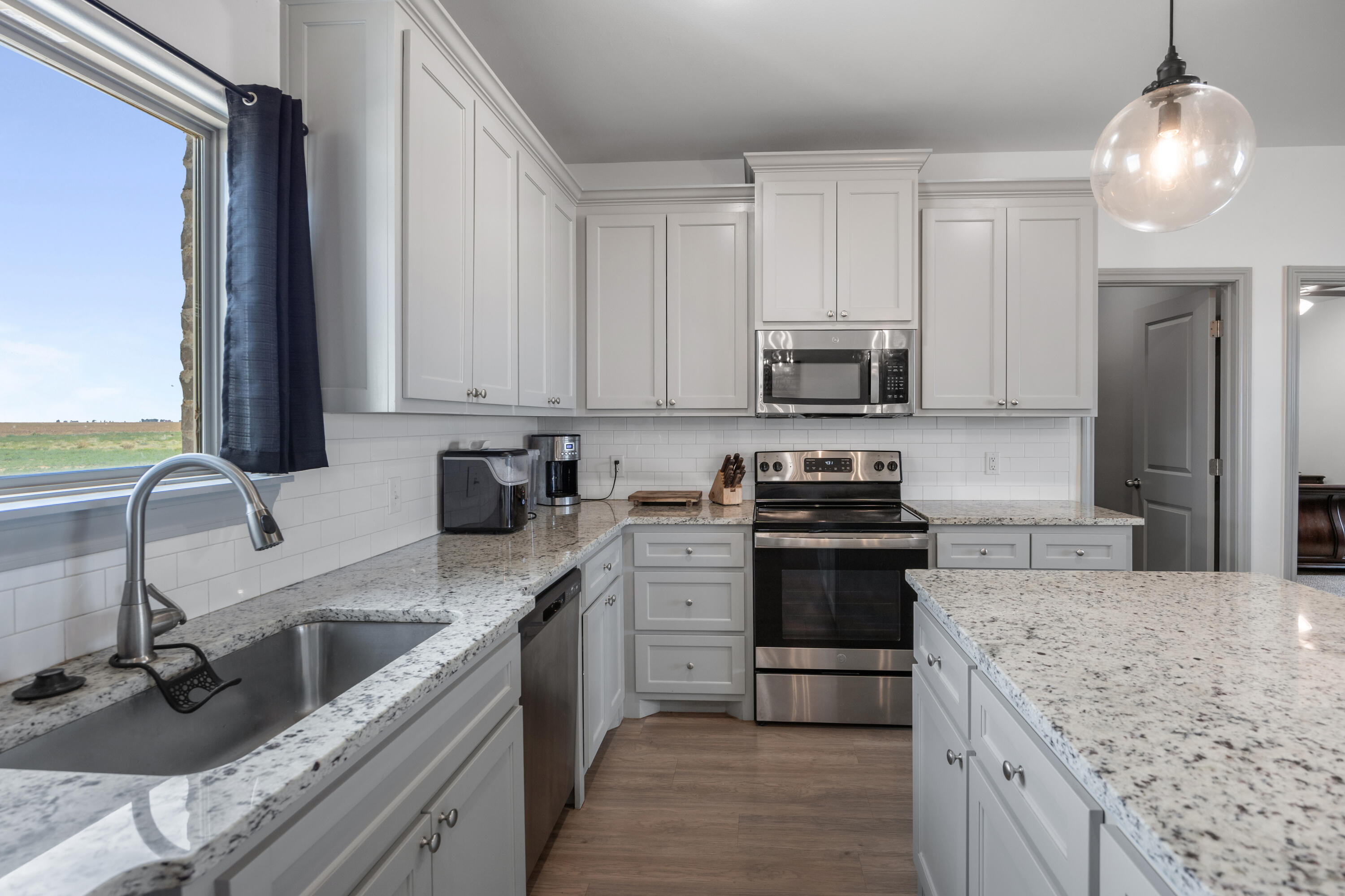 1389 Redhead Road Wilson, TX 79381 - Photo 10 of 41 Stainless Steel Appliances