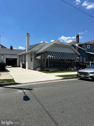 a view of a hallway with entryway