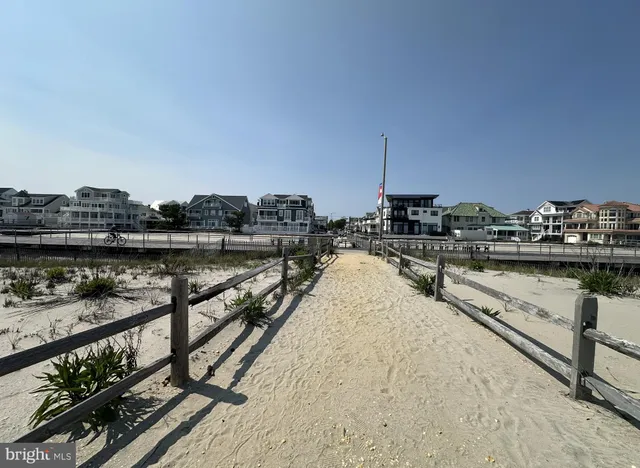 $2,500 | 12 North Swarthmore Avenue, Ventnor City, NJ 08406