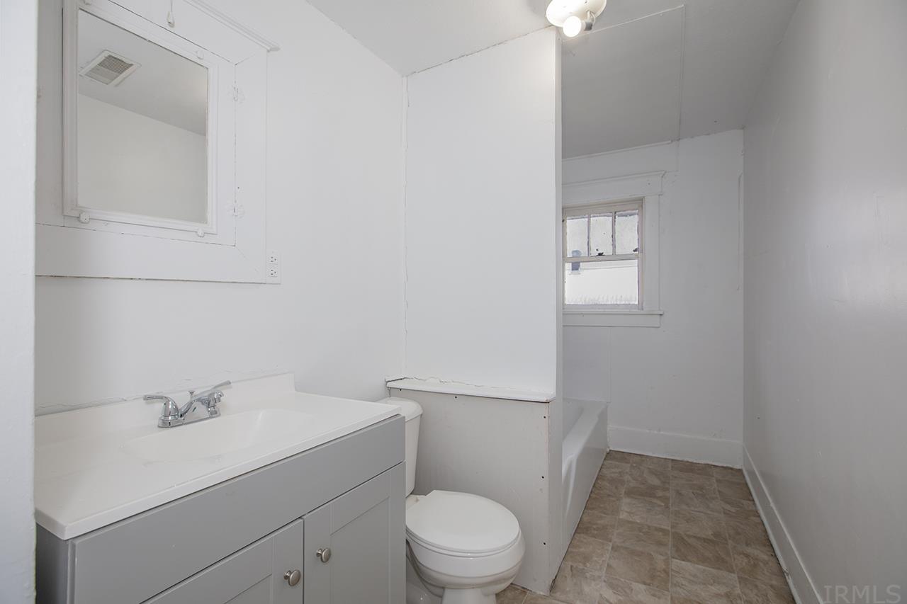 202 South Apple Road Osceola, IN 46561 - Photo 14 of 21 Gallery Image 14