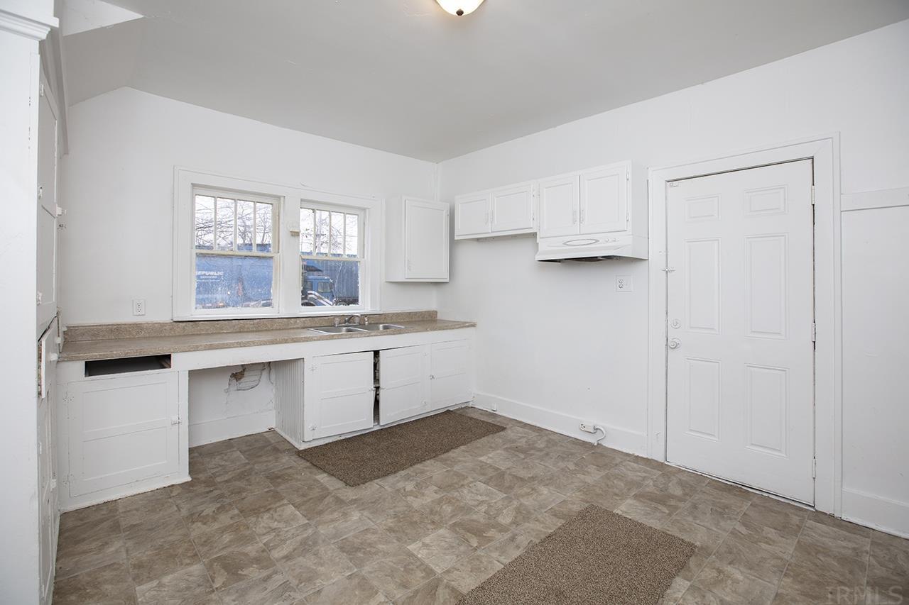 202 South Apple Road Osceola, IN 46561 - Photo 8 of 21 Gallery Image 8