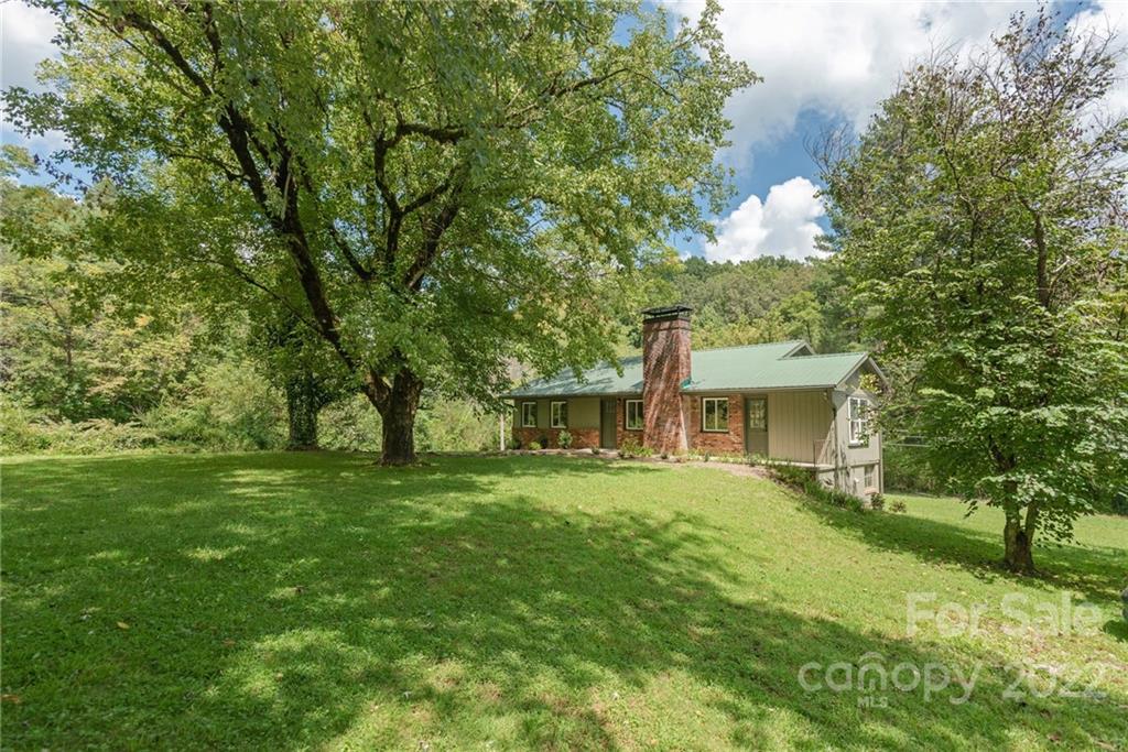 3101 Walnut Hollow Road Brevard, NC 28712 - Photo 1 of 28 Gallery Image 1