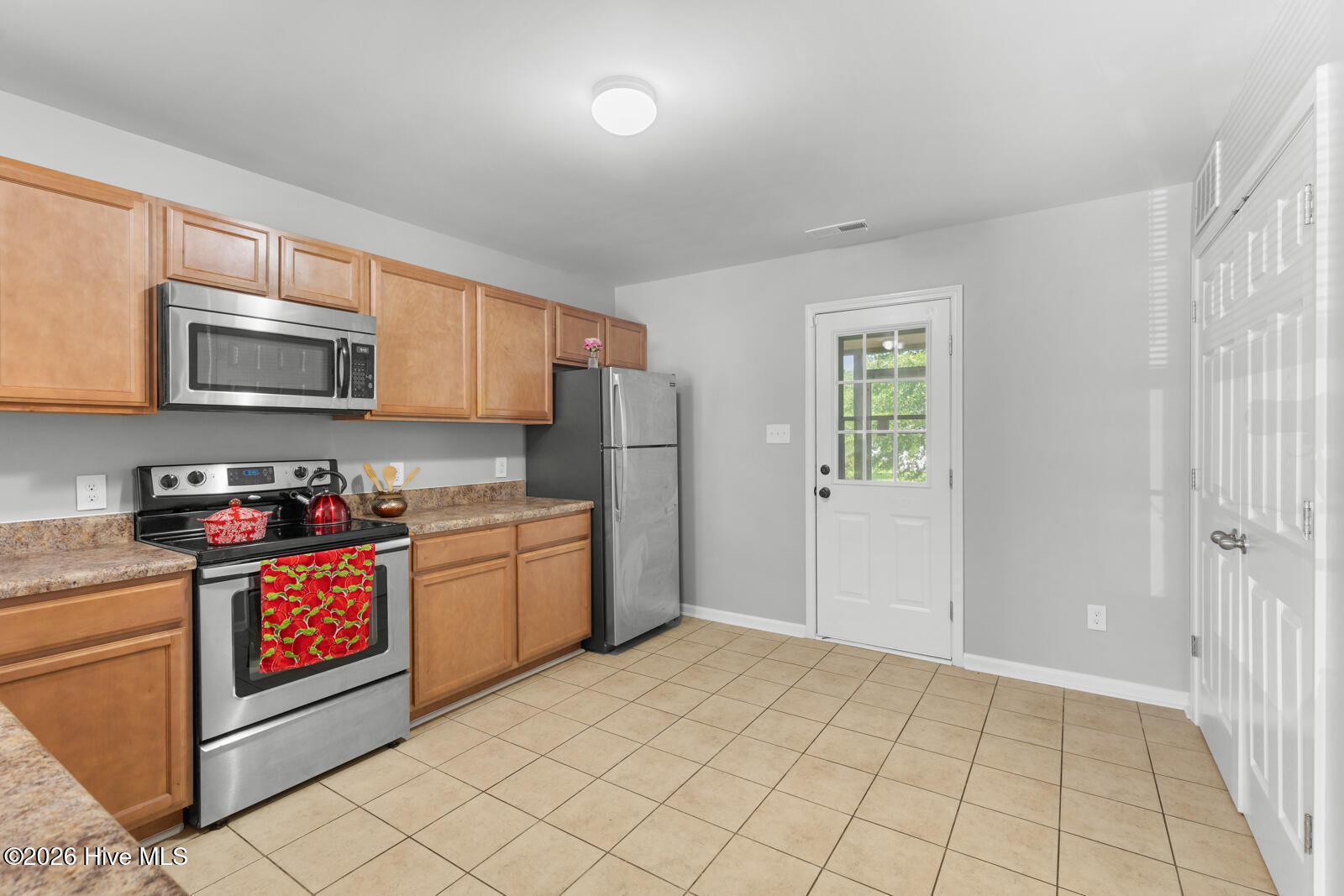 402 Caldwell Loop Jacksonville, NC 28546 - Photo 9 of 27