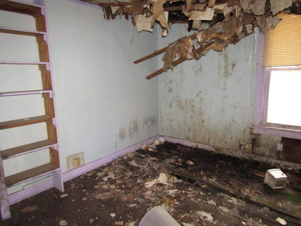 500 East 2nd Avenue Tarentum, PA 15084 - Photo 24 of 30 a view of a room with rack on the wall and a window