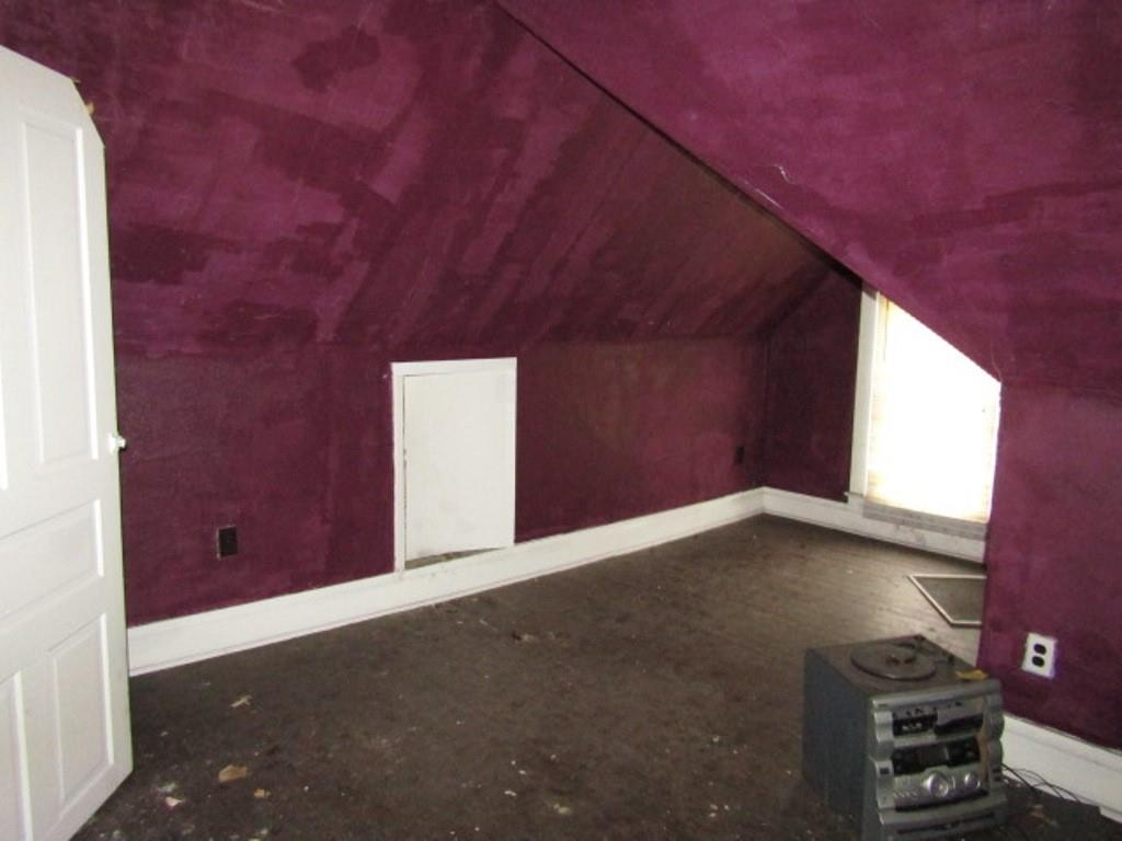 500 East 2nd Avenue Tarentum, PA 15084 - Photo 30 of 30 a view of empty room with windows