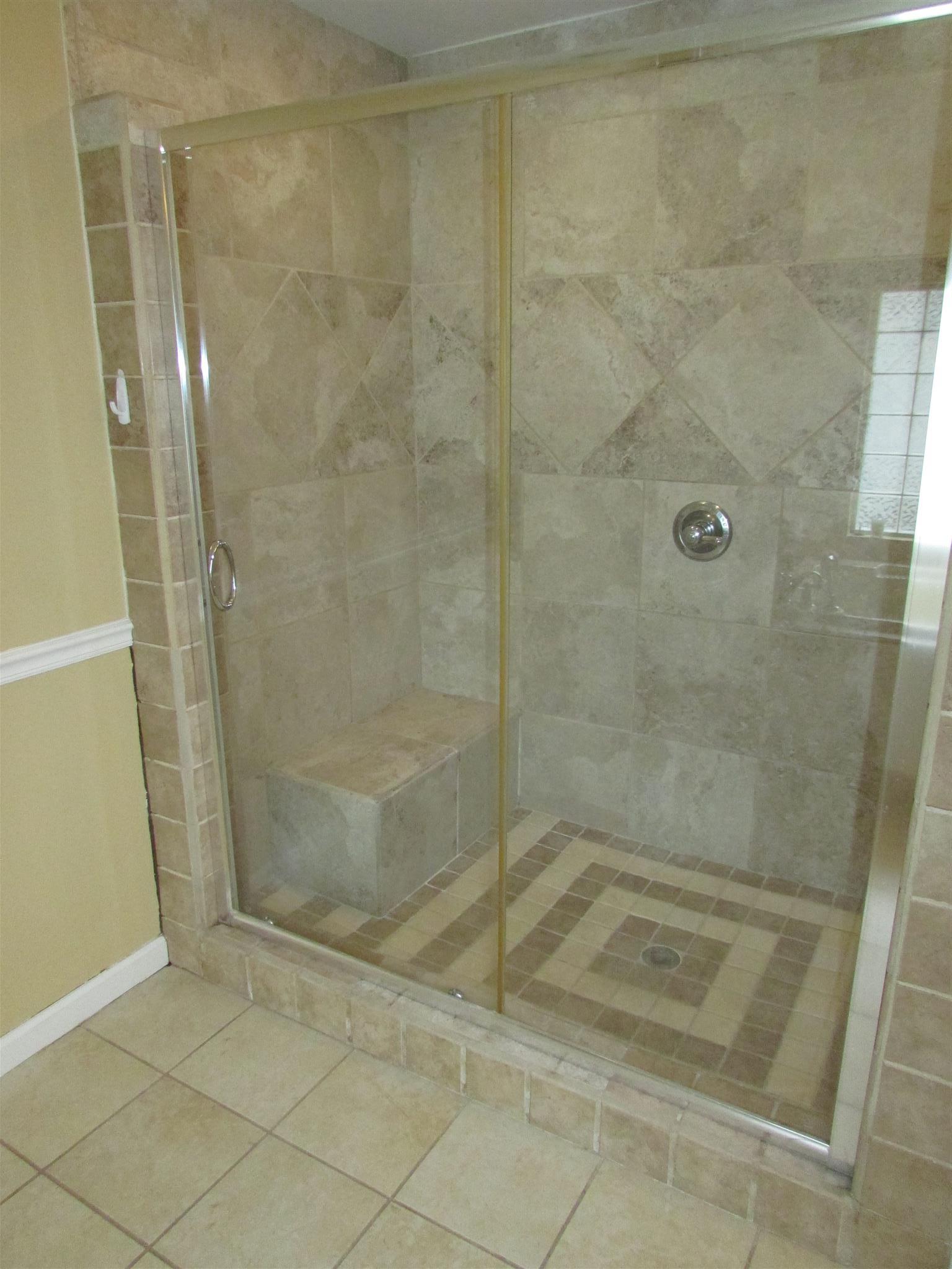 1704 3rd Avenue Manchester, TN 37355 - Photo 11 of 19 a bathroom with a shower