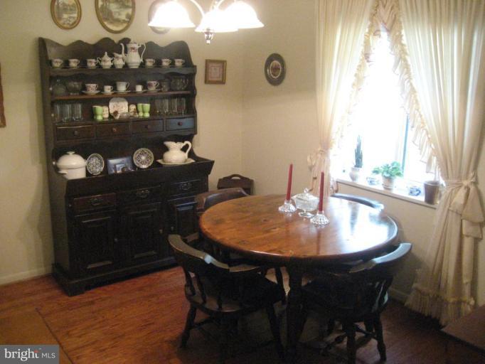 1404 Northgate Square, Unit 4/12B Reston, VA 20190 - Photo 3 of 8 Dining Room