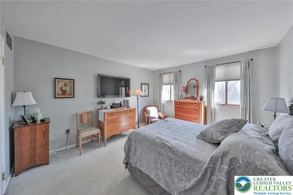 $319,900 | 2885 Greenleaf Court, Bethlehem, PA 18017
