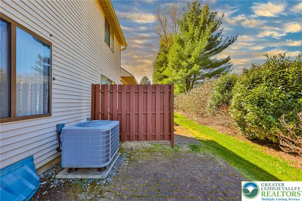 $319,900 | 2885 Greenleaf Court, Bethlehem, PA 18017