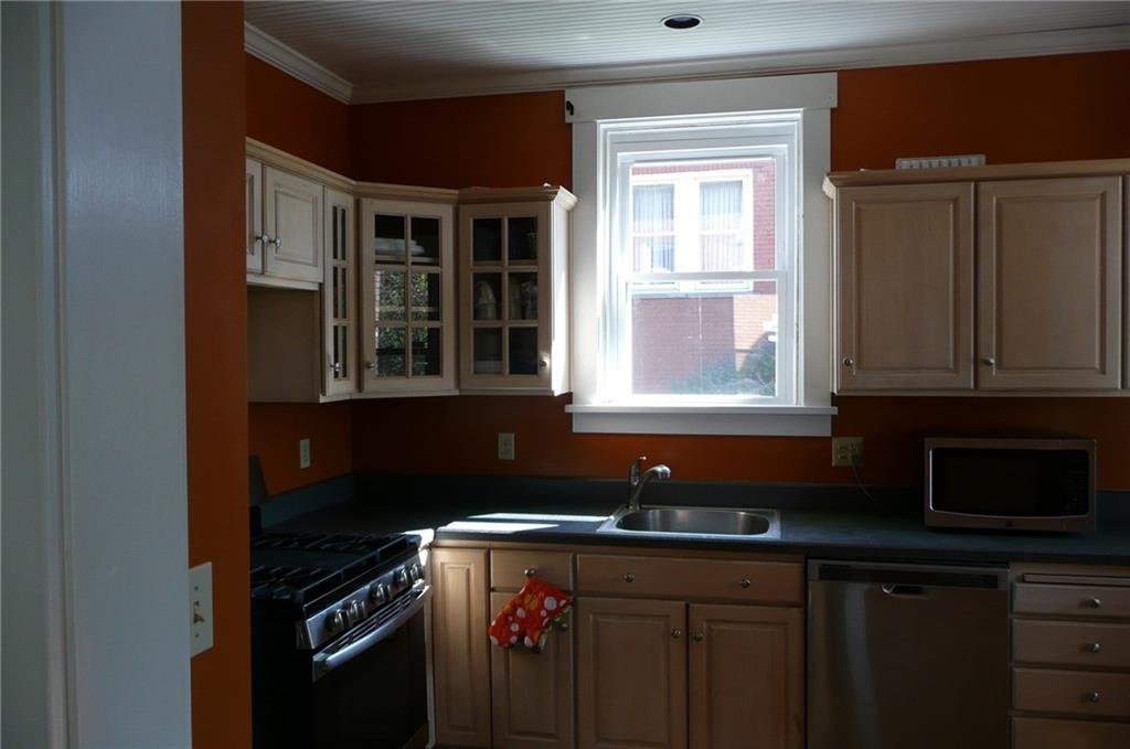 319 Elm Road Ambridge, PA 15003 - Photo 6 of 24 Gallery Image 6