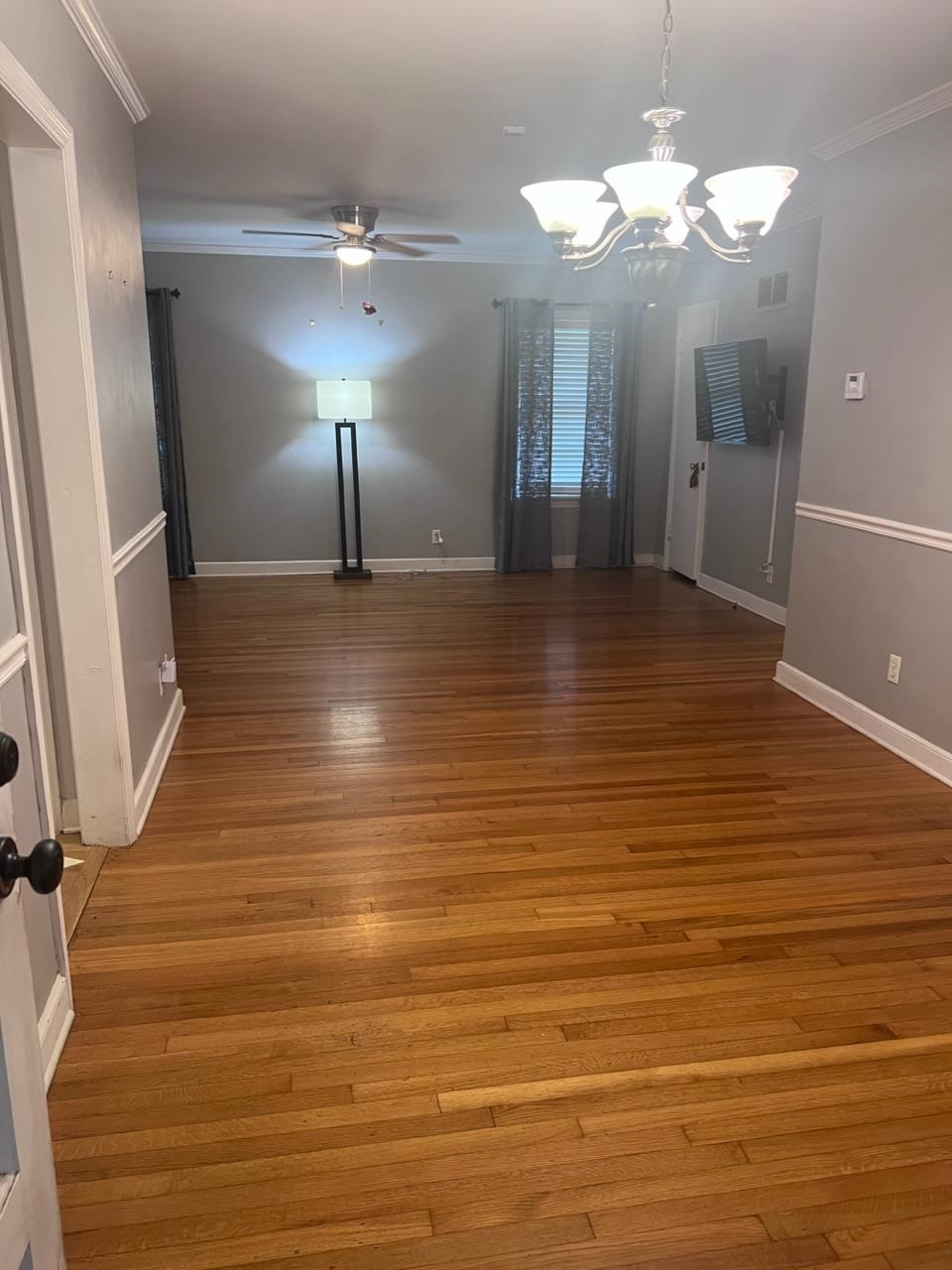 4682 Kaye Road Memphis, TN 38117 - Photo 16 of 17 a view of a livingroom with a window