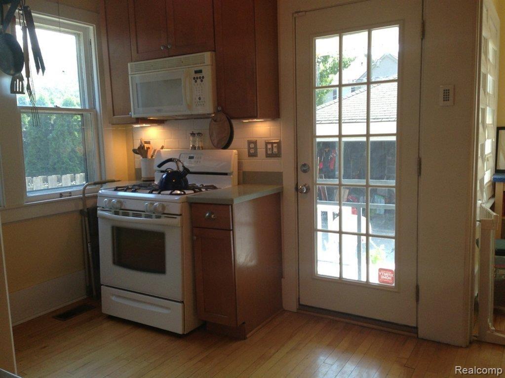 1407 Nottingham Road Grosse Pointe, MI 48230 - Photo 13 of 27 Photo 8.jpg