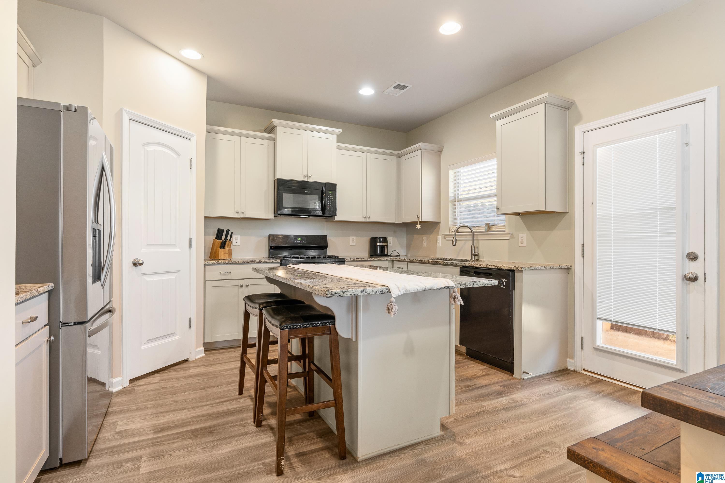 8684 Clarke Lane Leeds, AL 35094 - Photo 7 of 34