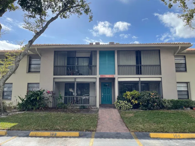 $2,000 | 9960 Pineapple Tree Drive, Unit 108, Boynton Beach, FL 33436