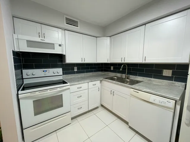 $2,000 | 9960 Pineapple Tree Drive, Unit 108, Boynton Beach, FL 33436